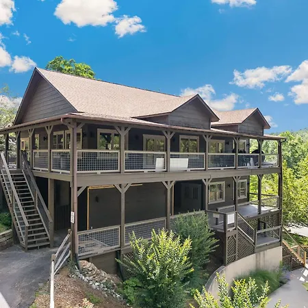 Er66 - Lil' Bit Of Heaven - Great Location, Close To All The Action! Cabin